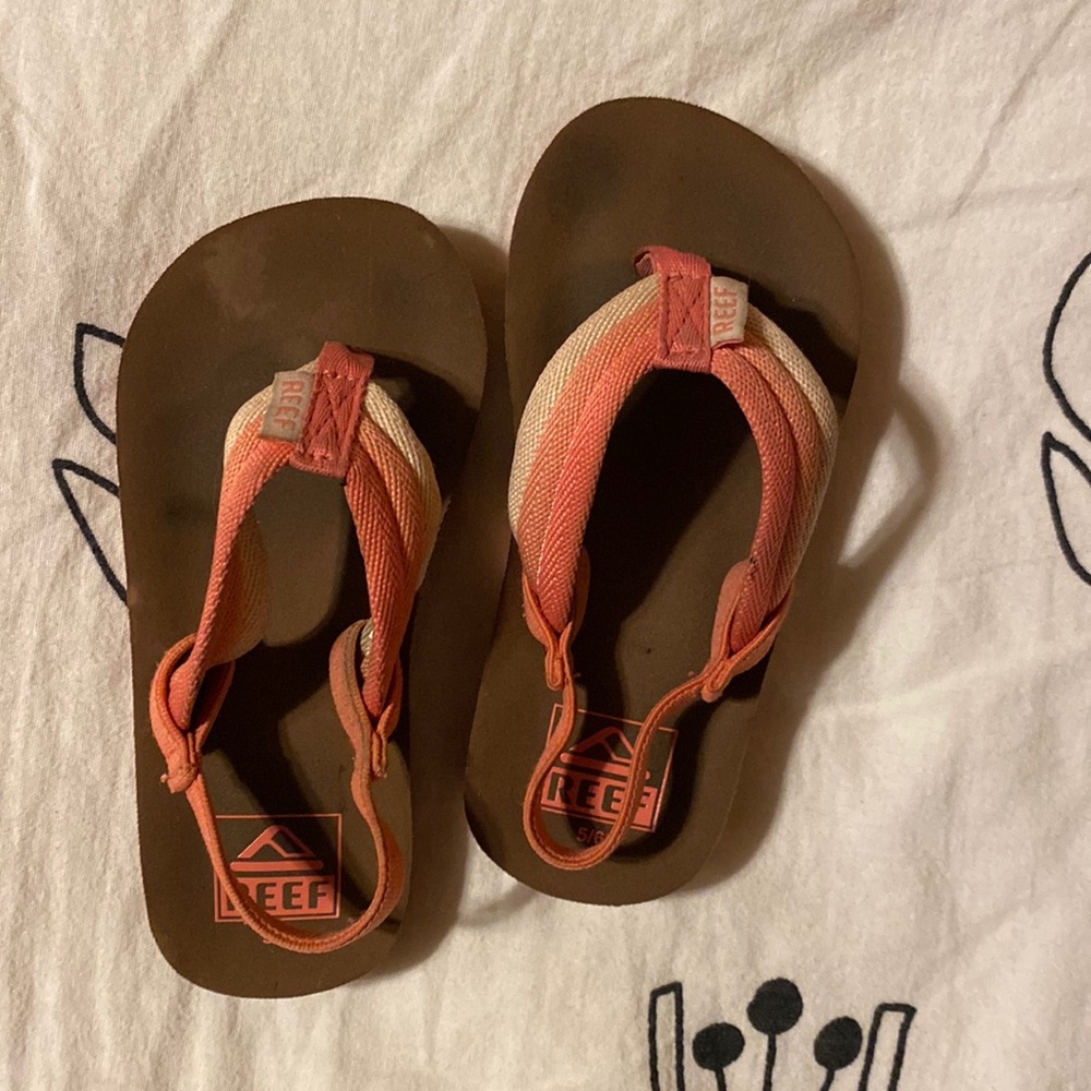 5/6 Toddler girl REEF sandals
